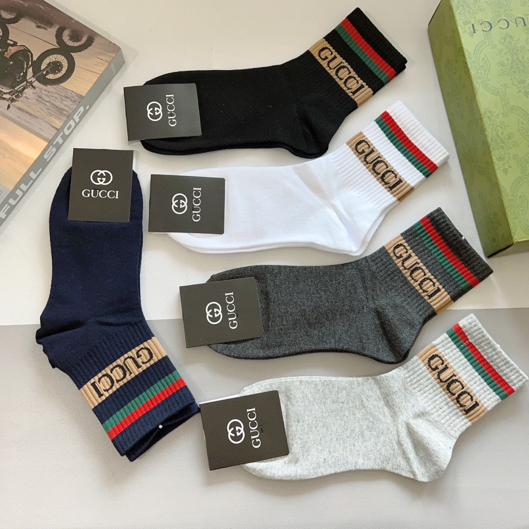 Calcetines con letras clásicas