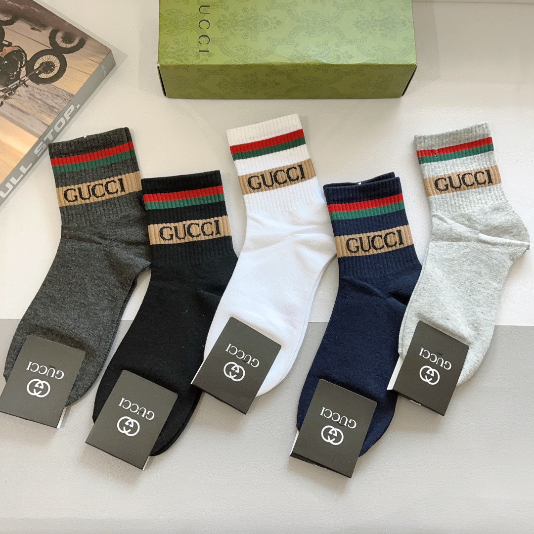 Calcetines con letras clásicas