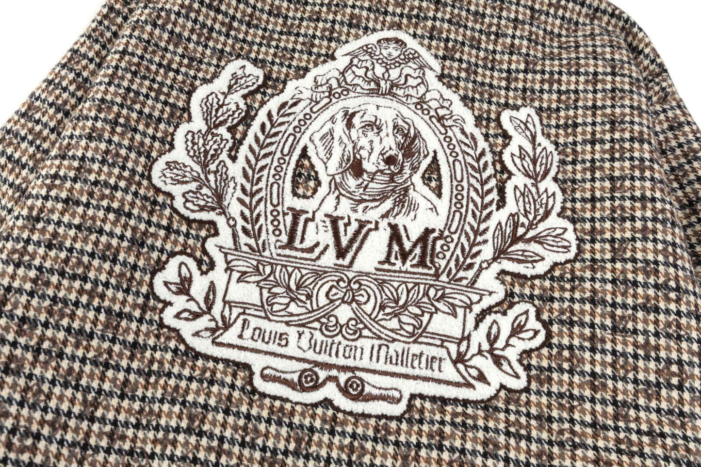 Chaqueta marrón nueva 2025