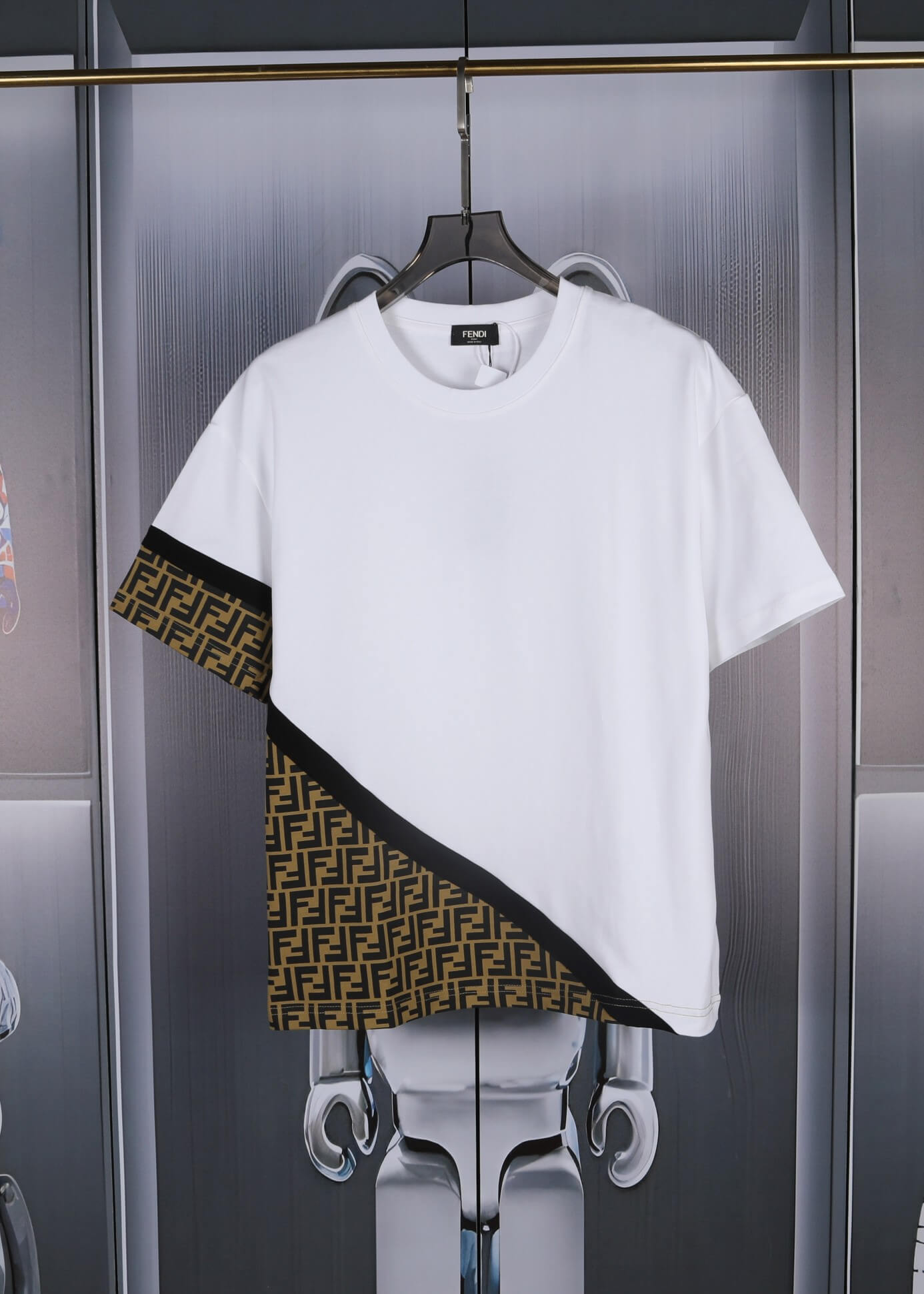 Camiseta con costuras en bloques de color