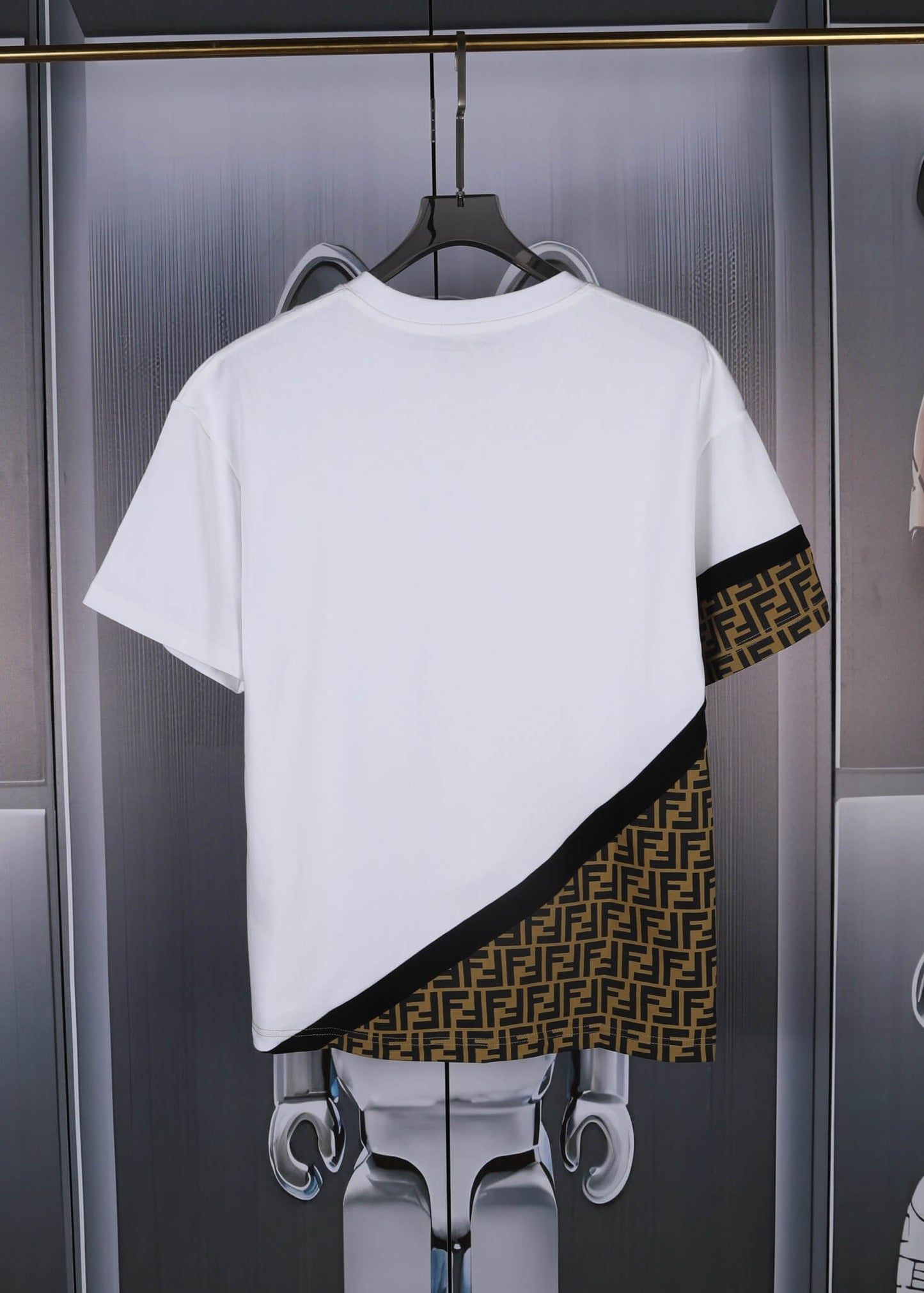 Camiseta con costuras en bloques de color