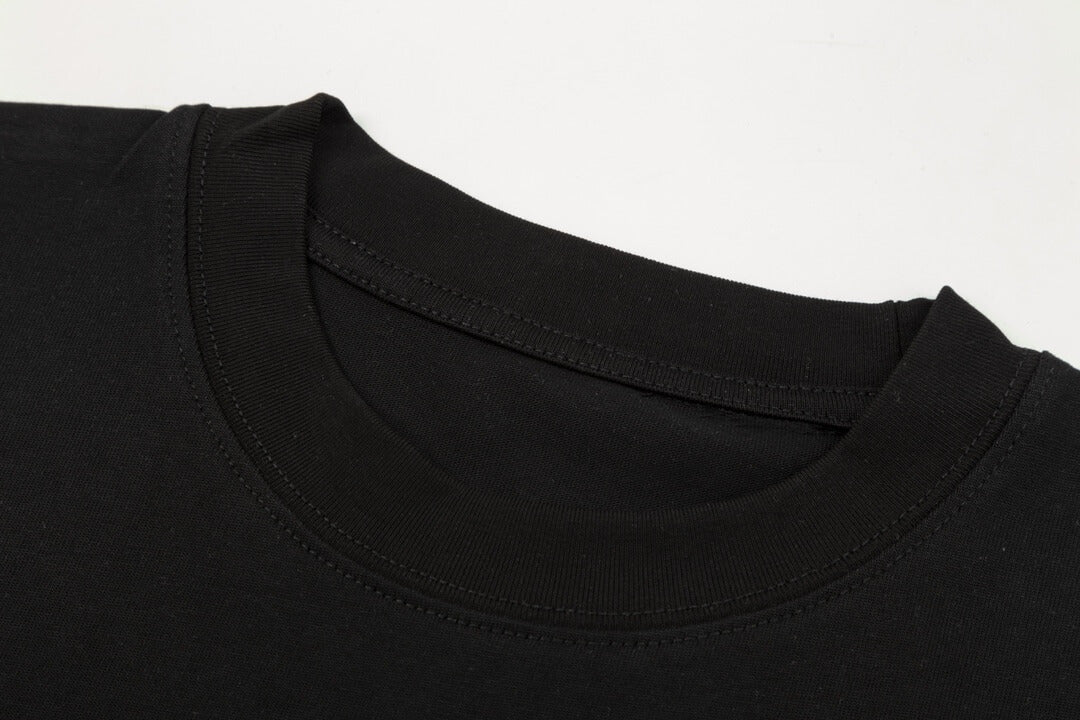 Camiseta con estampado de letras múltiples