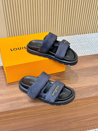 Chaussons classiques à boutons multicolores