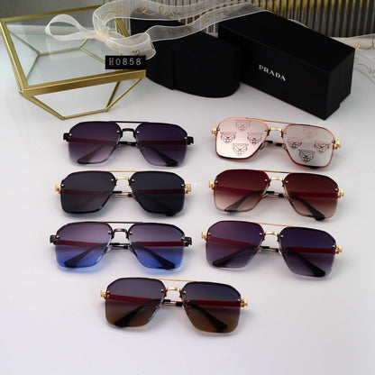 Gafas de sol con montura fina dorada