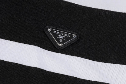 Camiseta polo con costuras de rayas
