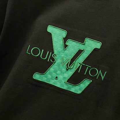 Camiseta bordada con estampado verde