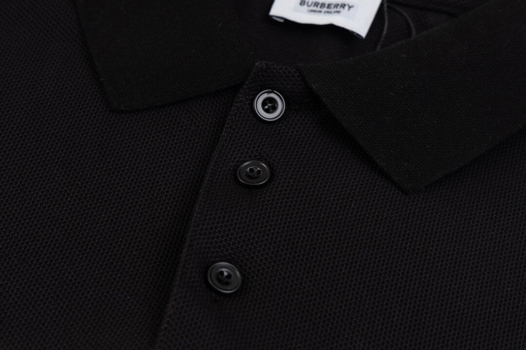 Camiseta polo con bordado de caballo de guerra a rayas