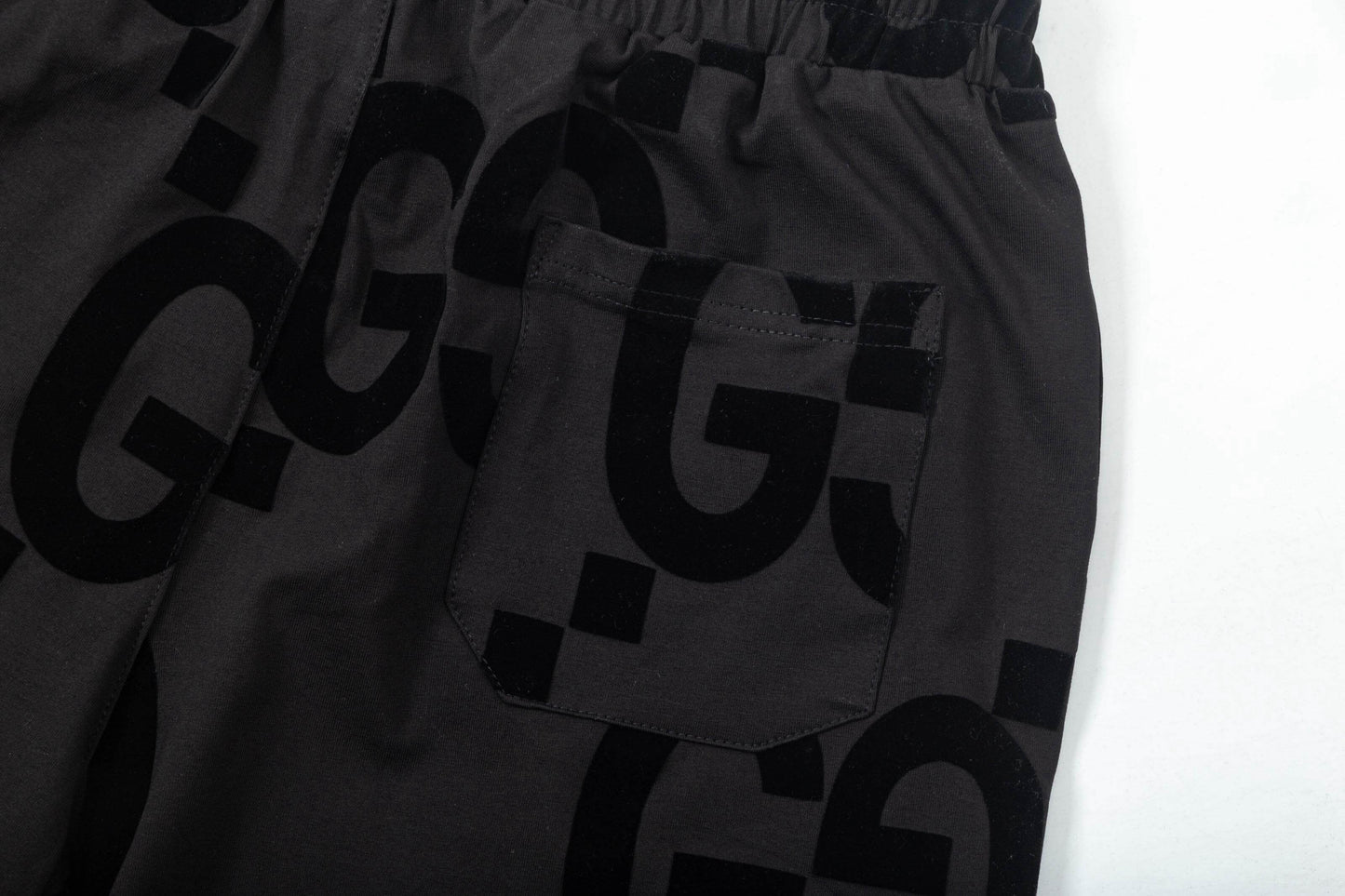 Pantalones cortos con estampado completo de G súper grande