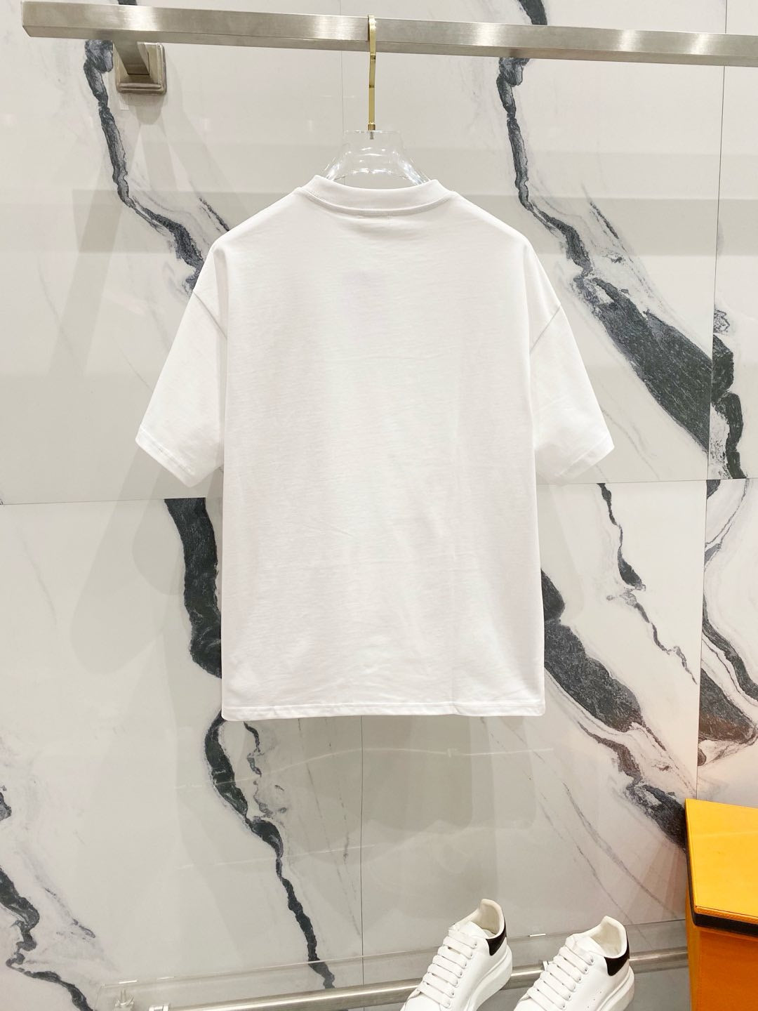Camiseta con estampado sencillo