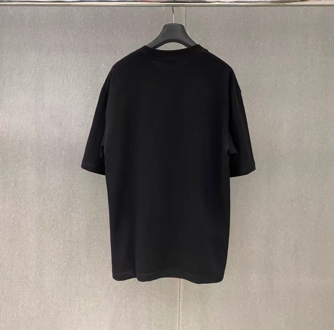 Nouveau t-shirt brodé