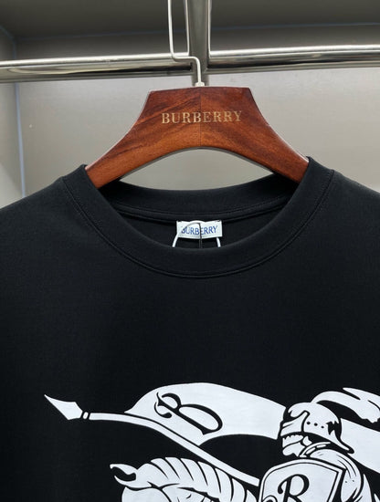 T-shirt à motif chevalier classique