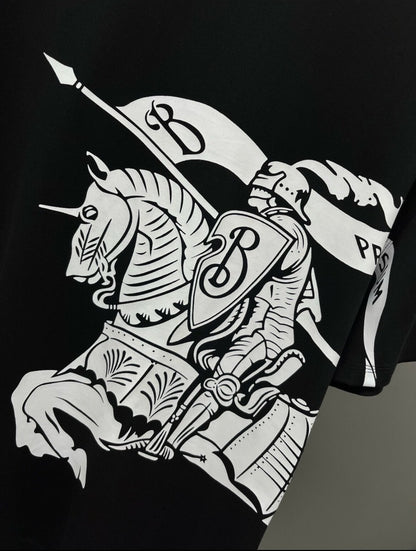 T-shirt à motif chevalier classique