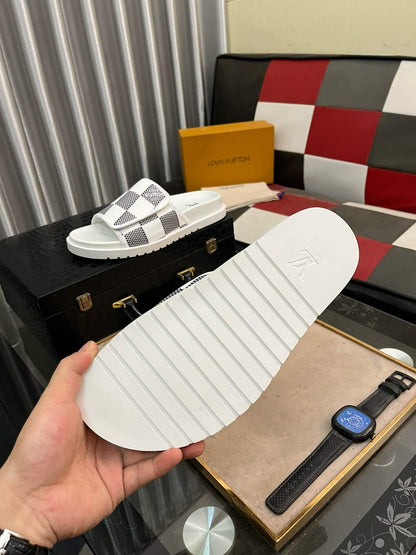Chaussons à carreaux noirs