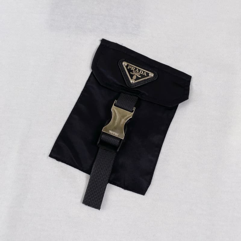 Camiseta con bolsillo utilitario