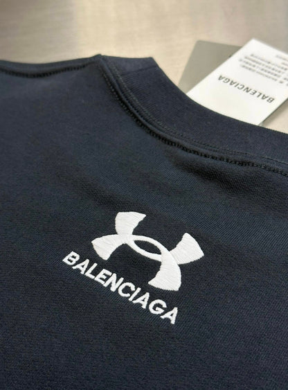 Sweat-shirt à manches superposées artificielles