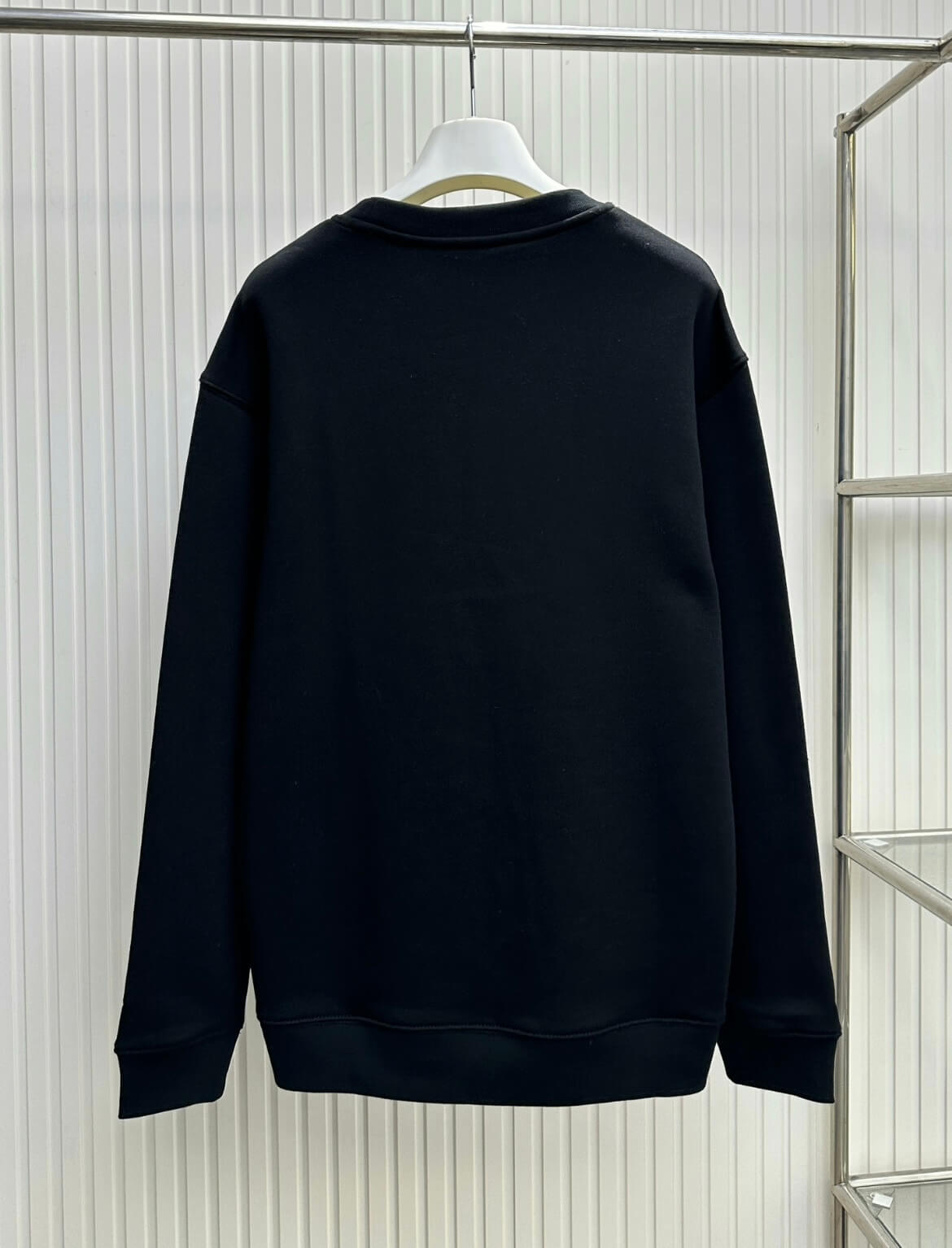 Sweat-shirt imprimé lettre violette