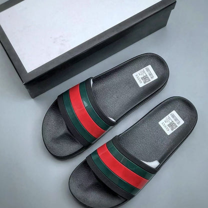 Sandalias ligeras y de moda