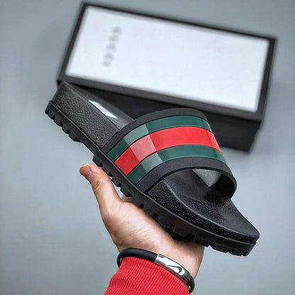 Sandalias ligeras y de moda