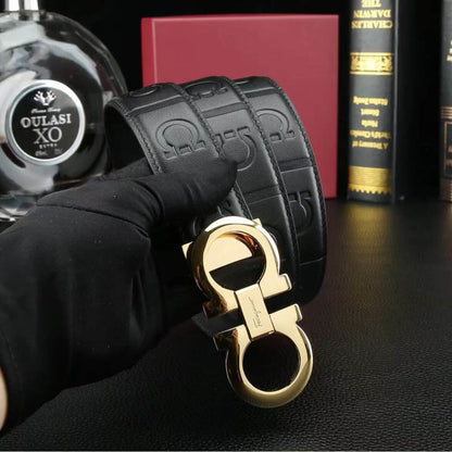 Cinturón de cuero repujado de moda