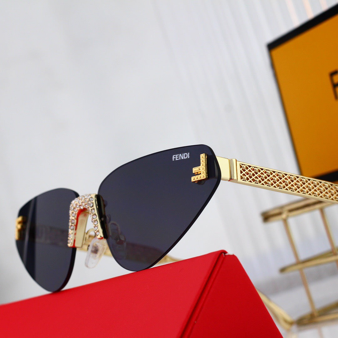 Gafas de sol con efecto ojo de gato y diamantes de imitación