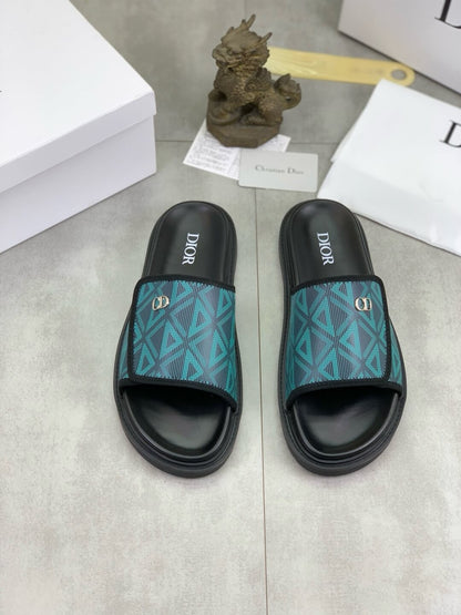 Zapatillas con letras de metal
