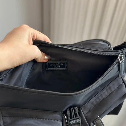 Bolso bandolera moderno con doble bolsillo