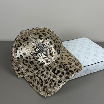 Gorra de lentejuelas con estampado de leopardo de moda vanguardista