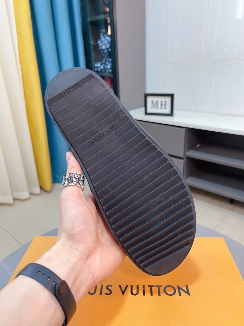 Chaussons à motifs métalliques