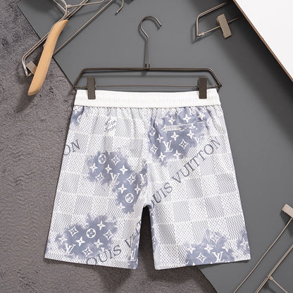 Shorts de playa con cuadros por todas partes