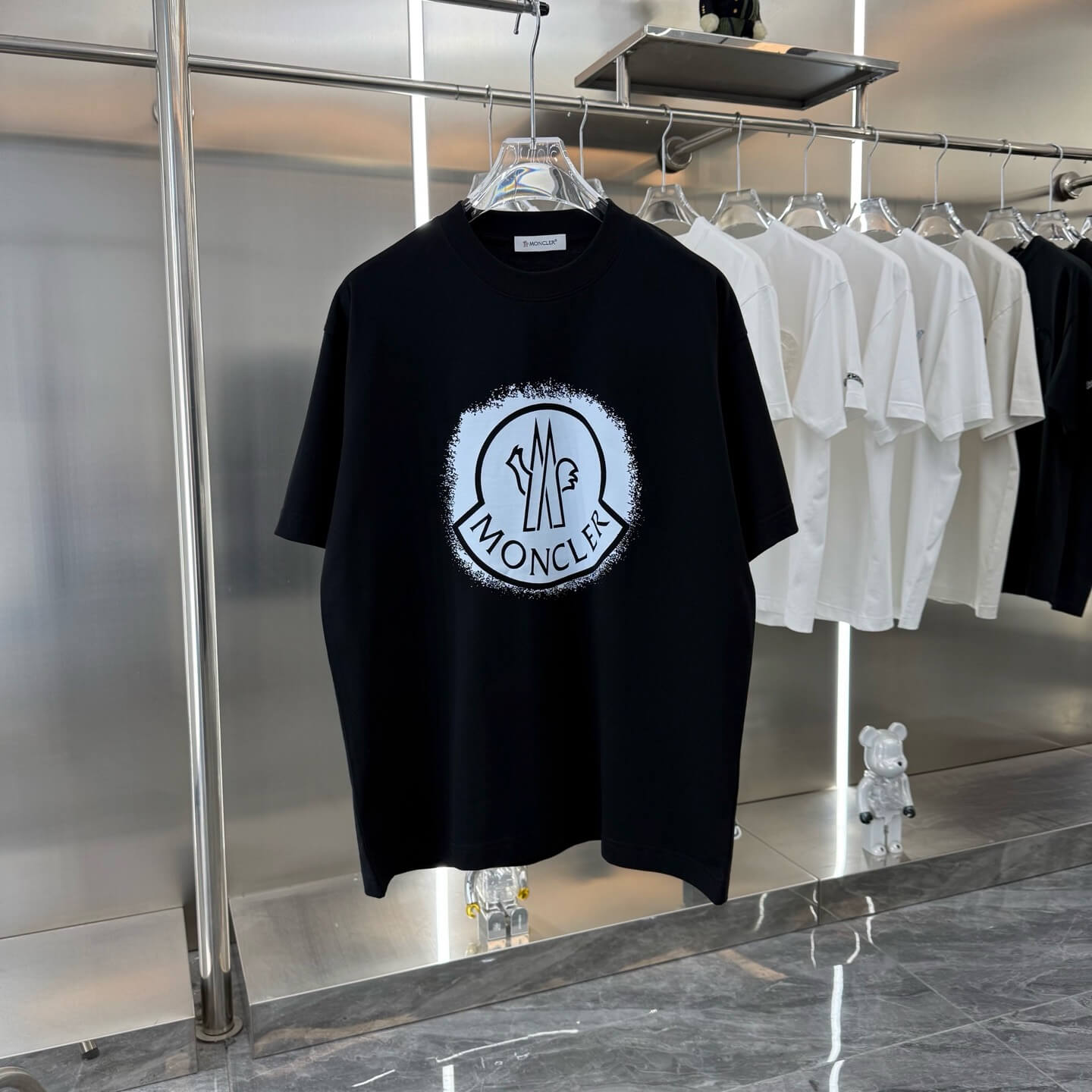 Camiseta con estampado clásico