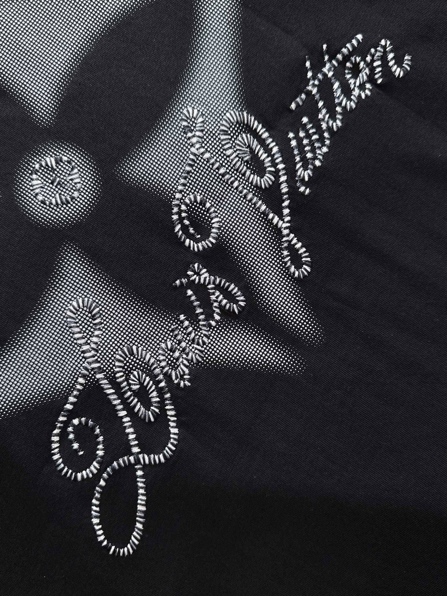Nouveau t-shirt tendance brodé