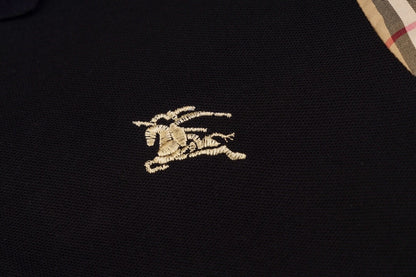 Camiseta polo con costuras de rayas marrones