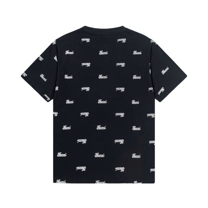 Camiseta con letras estampadas completas