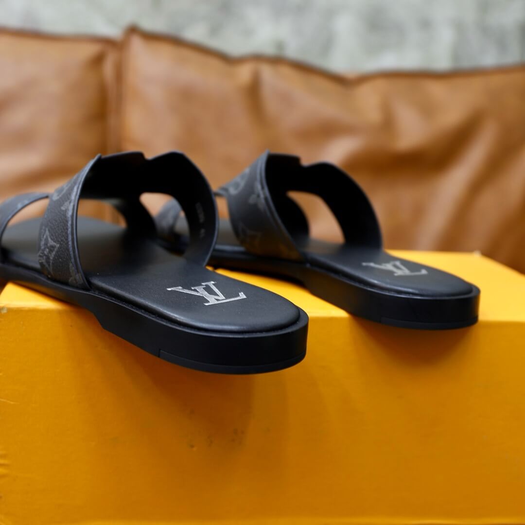 Chaussons noirs à imprimé intégral