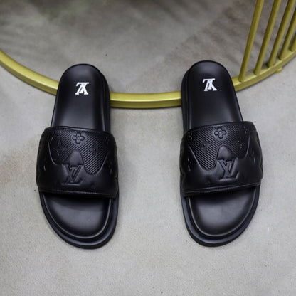 Chaussons multicolores à motifs classiques