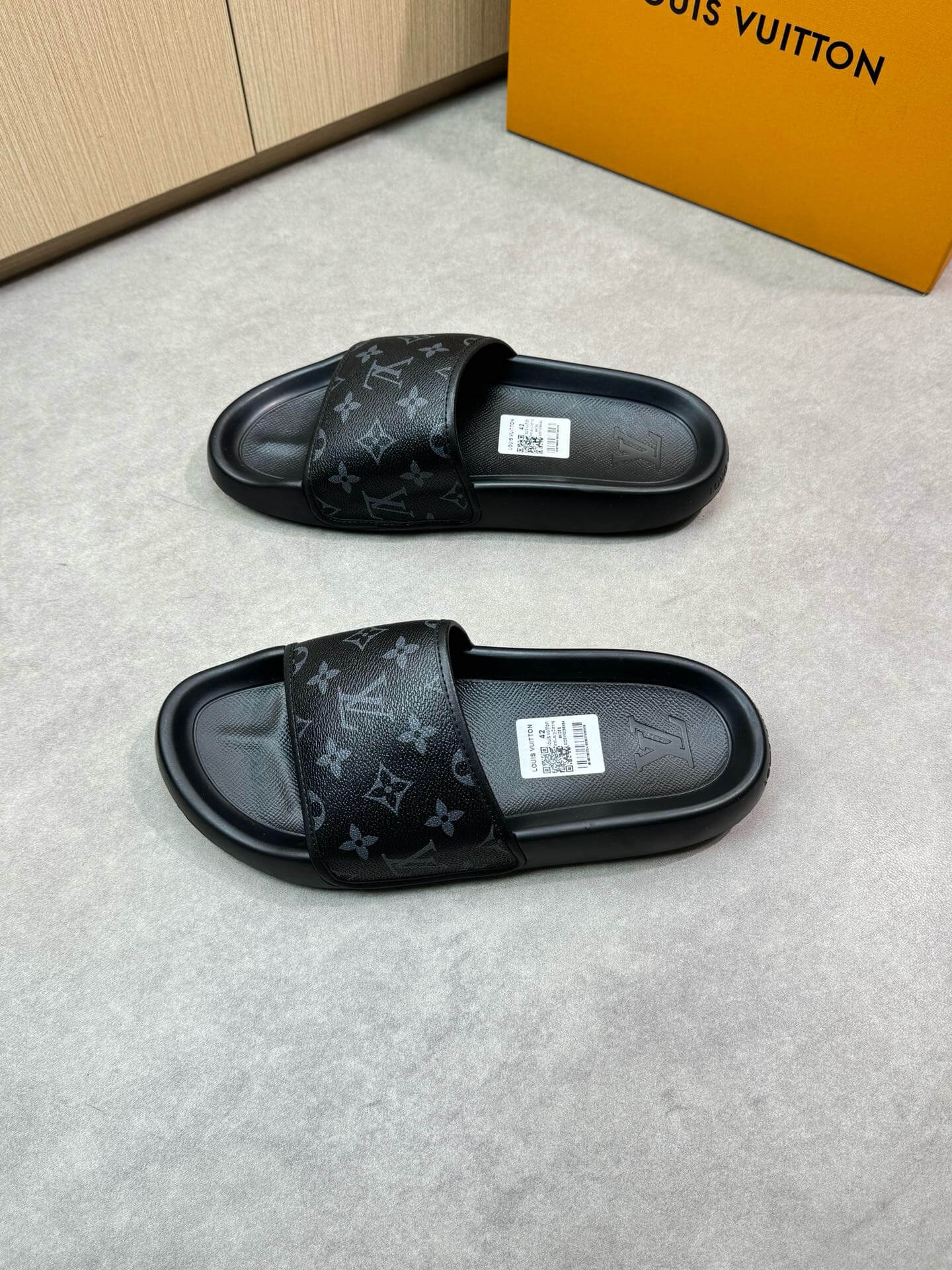 Pantuflas clásicas multicolor con estampado integral
