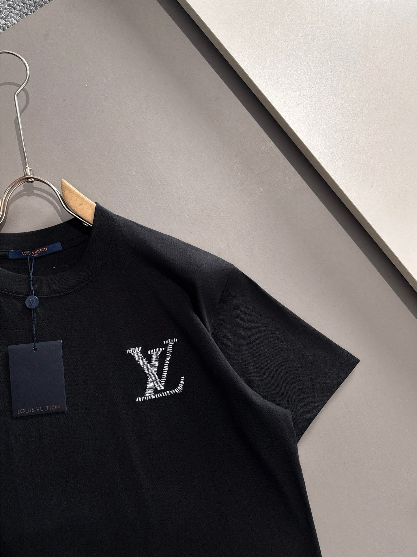 Nouveau t-shirt tendance brodé