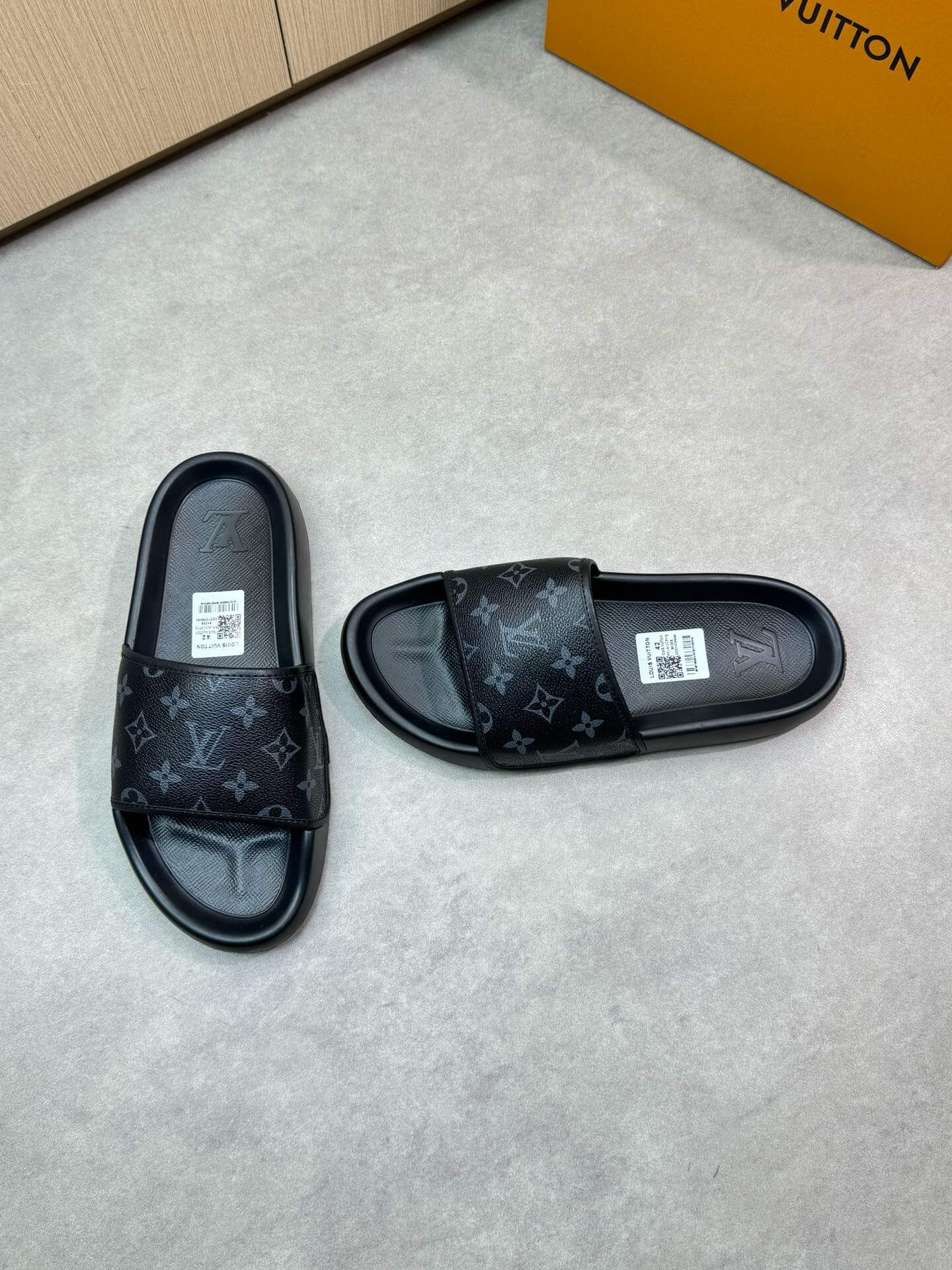 Pantuflas clásicas multicolor con estampado integral