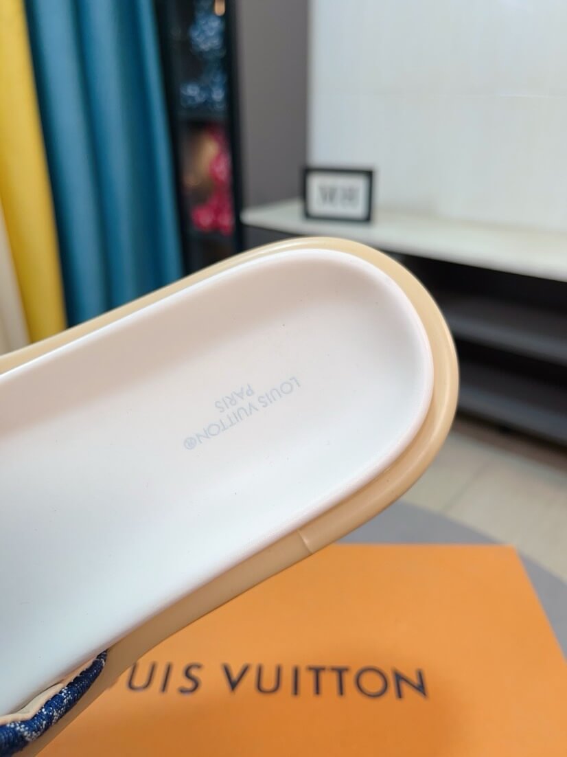 Pantuflas clásicas con estampado integral