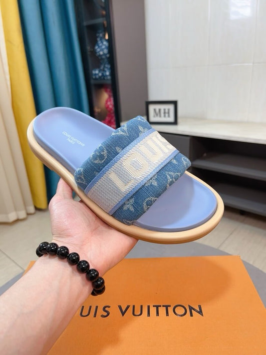 Chaussons à lettres classiques