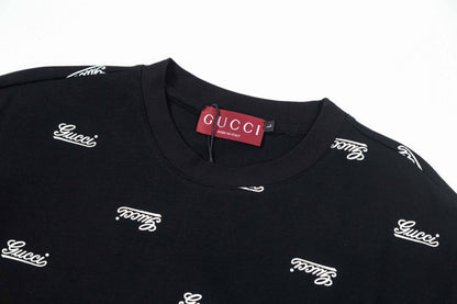 Camiseta con letras estampadas completas