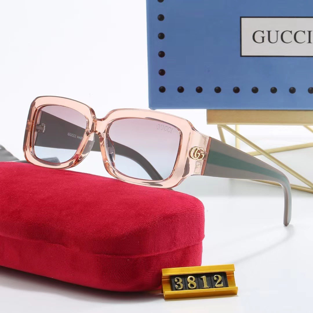 Gafas de sol retro con montura gruesa