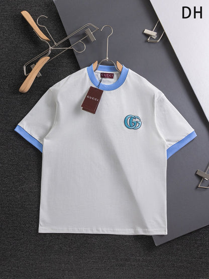 Camiseta con bordado de doble G en el pecho