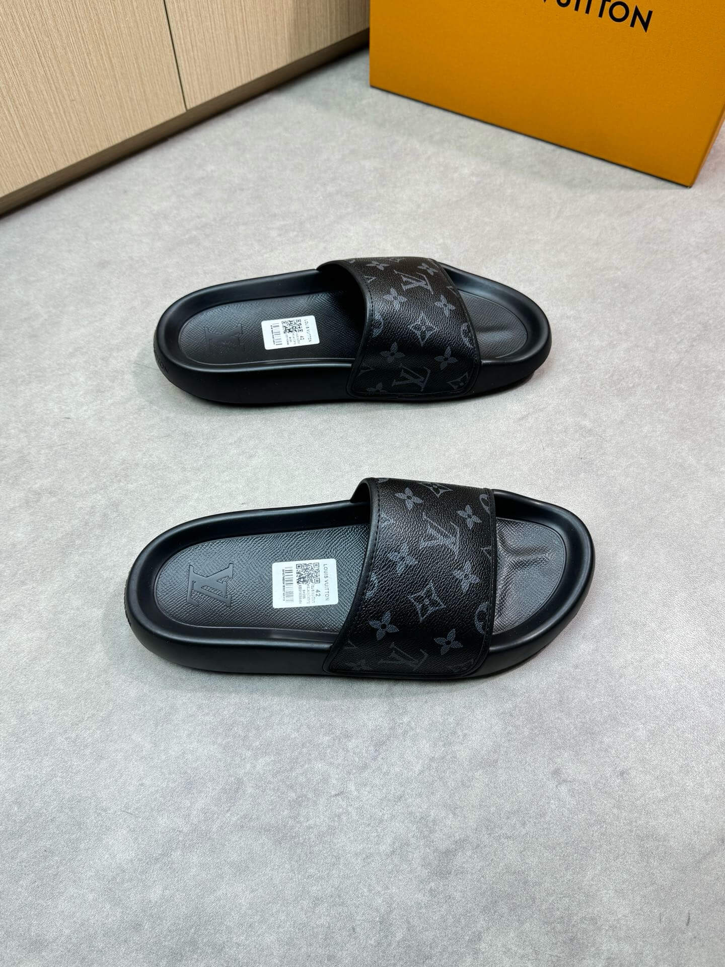 Pantuflas clásicas multicolor con estampado integral