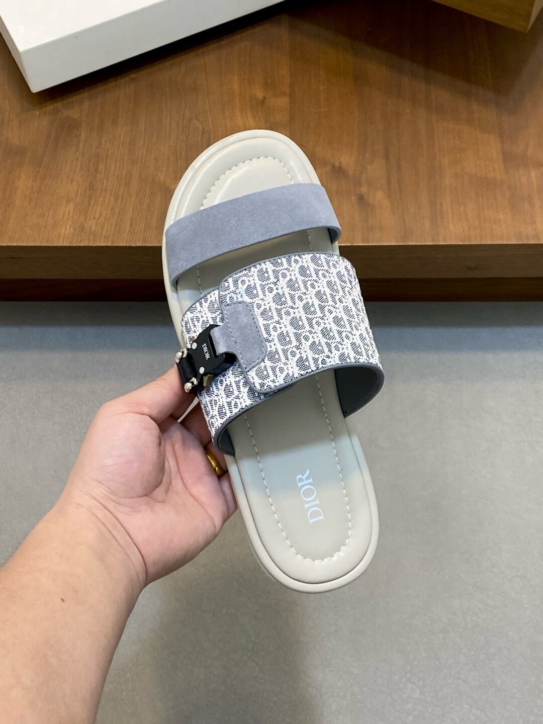 Zapatillas de piel auténtica para hombre