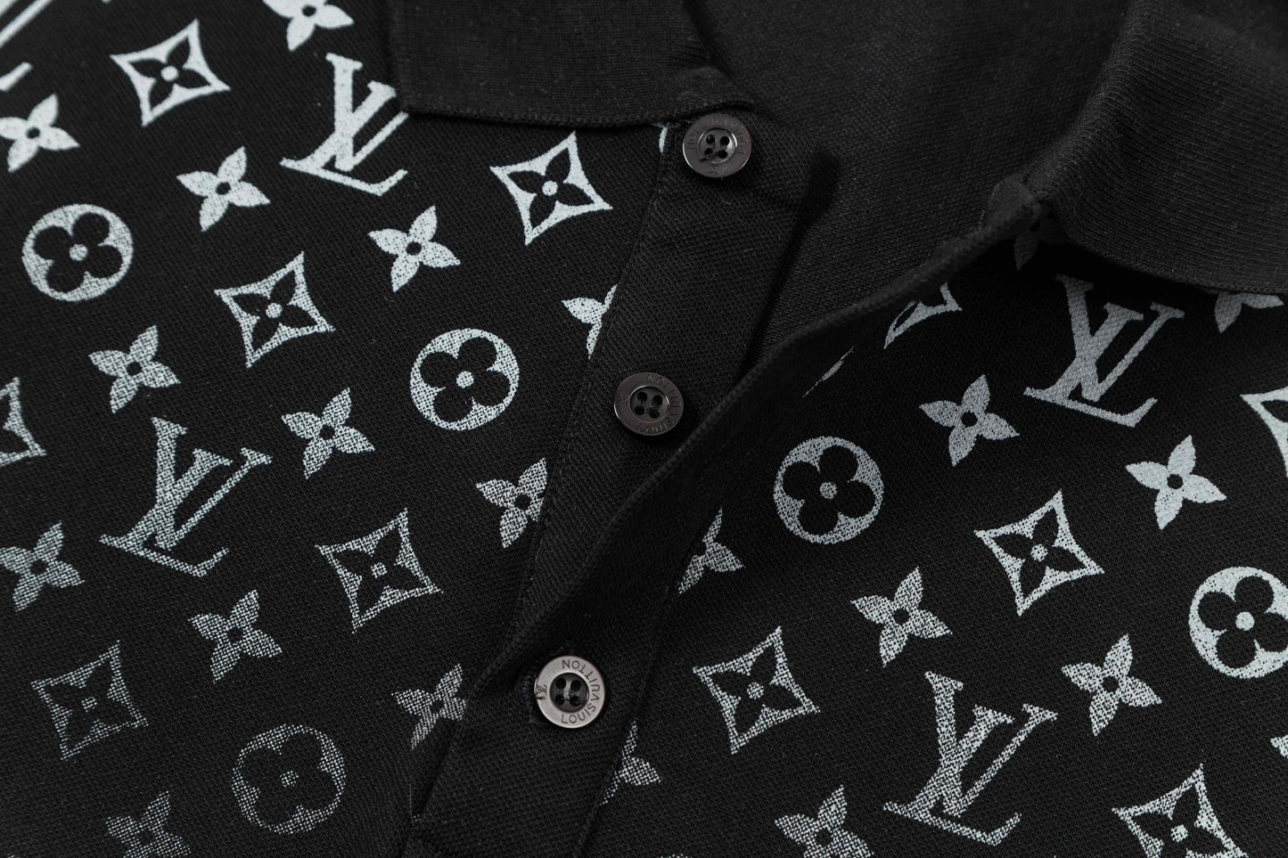 Polo con estampado completo degradado