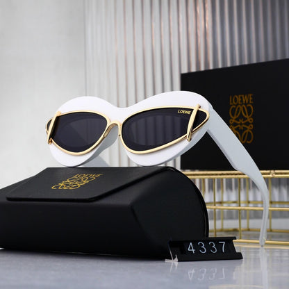 Gafas de sol retro modernas con marco de corazón incrustado