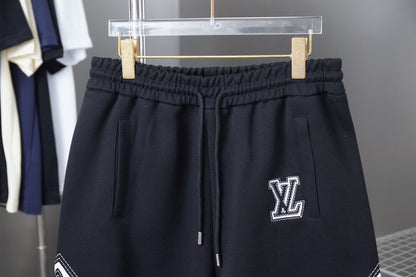 Short classique à pétales brodés