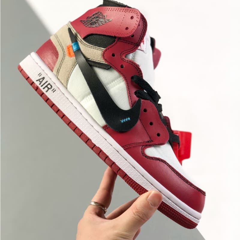 Zapatillas clásicas rojas