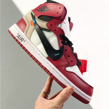 Zapatillas clásicas rojas